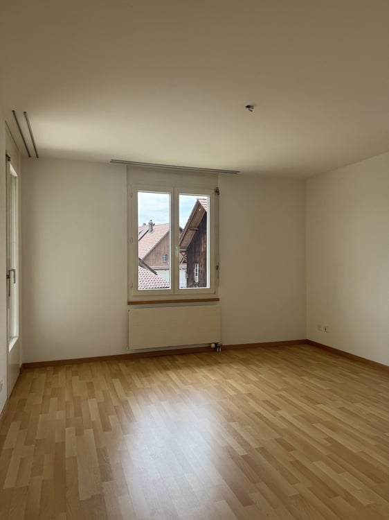 Helle 4.5-Zimmerwohnung mit grosszügigem Grundriss in Hausen am Albis 3