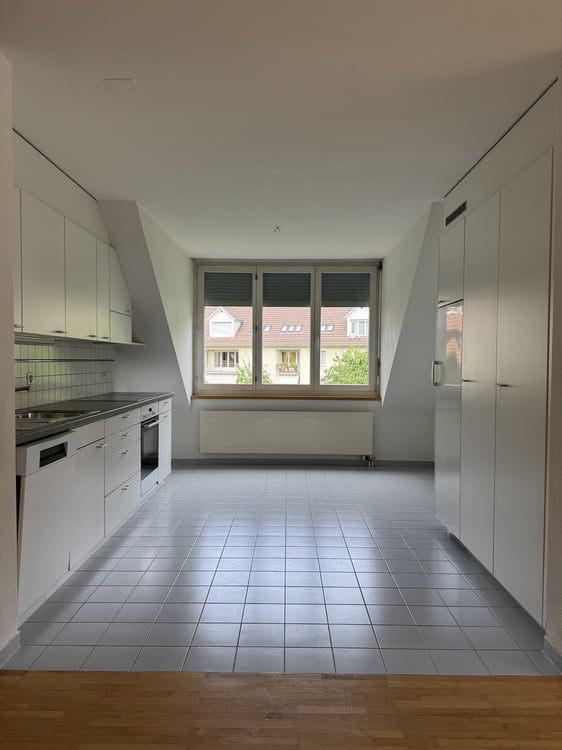 Helle 5.5-Zimmerwohnung im DG mit grosszügigem Grundriss in Hausen am Albis 4