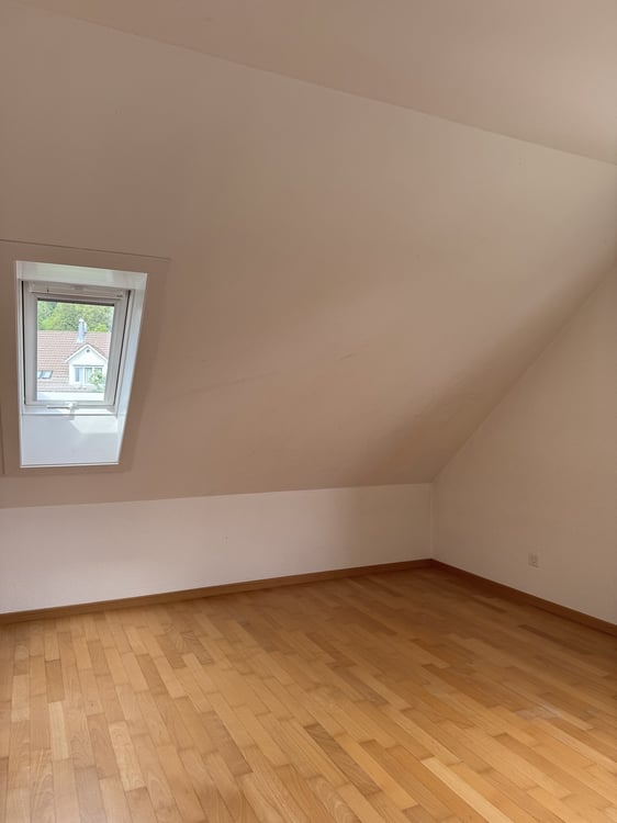 Helle 5.5-Zimmerwohnung im DG mit grosszügigem Grundriss in Hausen am Albis 8