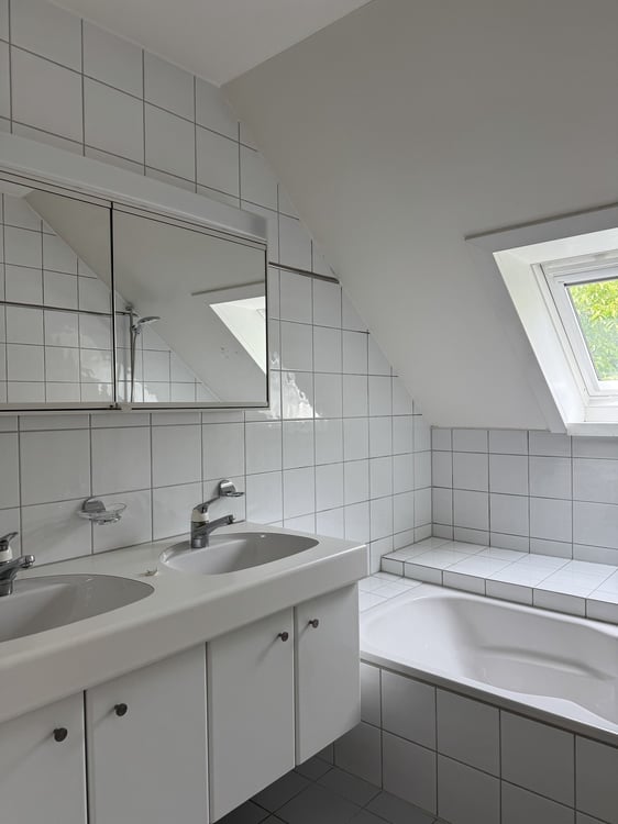 Helle 5.5-Zimmerwohnung im DG mit grosszügigem Grundriss in Hausen am Albis 5