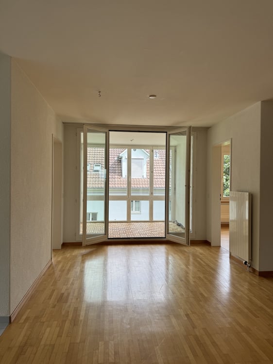Helle 5.5-Zimmerwohnung im DG mit grosszügigem Grundriss in Hausen am Albis 3
