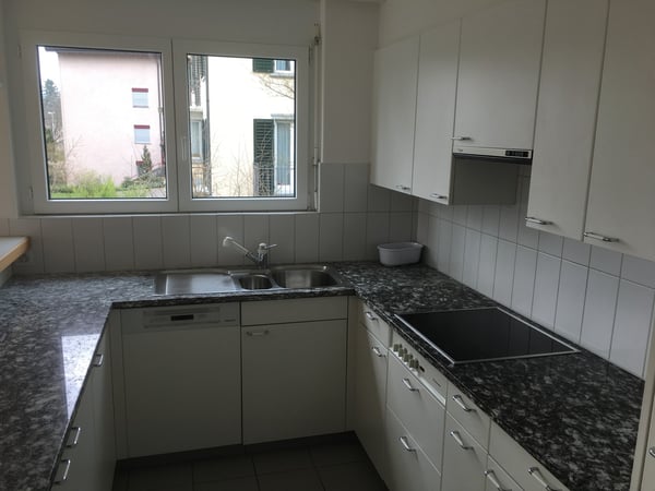4.5-Zimmer-Wohnung im 1. Obergeschoss mit Balkon 2