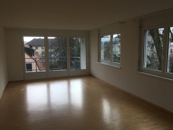 4.5-Zimmer-Wohnung im 1. Obergeschoss mit Balkon 3
