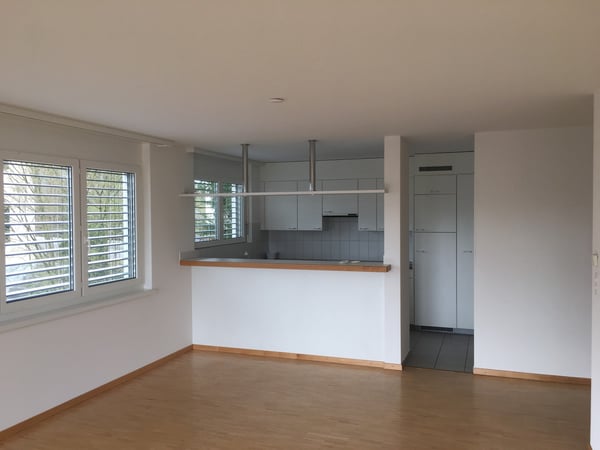 4.5-Zimmer-Wohnung im 1. Obergeschoss mit Balkon 1