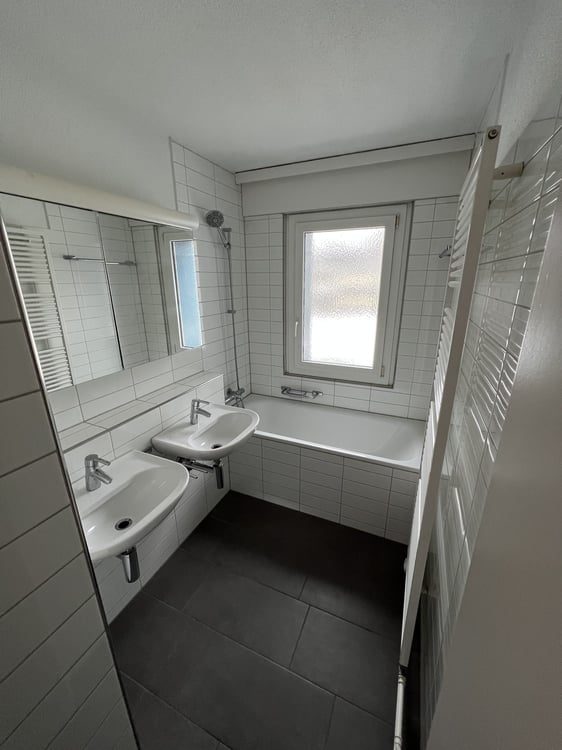 Wohnen mit Weitblick: 4.5-Zimmer-Wohnung in Adlikon mit grosszügiger Terrasse 7