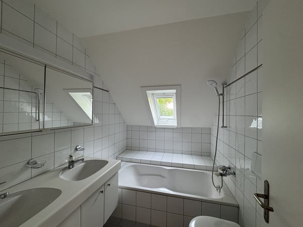 Helle 5.5-Zimmerwohnung im DG mit grosszügigem Grundriss in Hausen am Albis 6