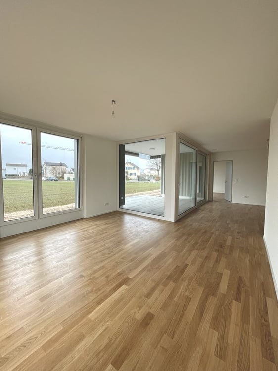 Moderne und stilvolle 3.5 Zimmer Ergeschosswohnung an zentraler Lage 2