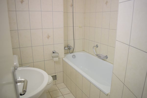 Renovierte 1-Wohnung (1.OG) in gepflegter Liegenschaft zentral und ruhig 3