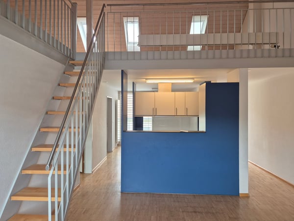 Moderne 3,5-Zimmer-Maisonette-Whg mit Wintergarten + Galerie 1