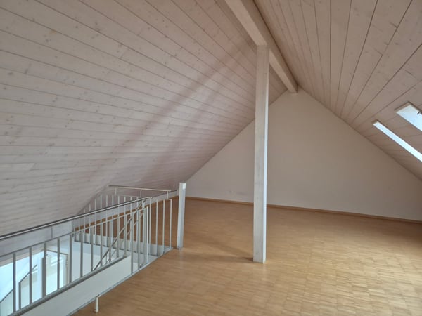 Moderne 3,5-Zimmer-Maisonette-Whg mit Wintergarten + Galerie 7