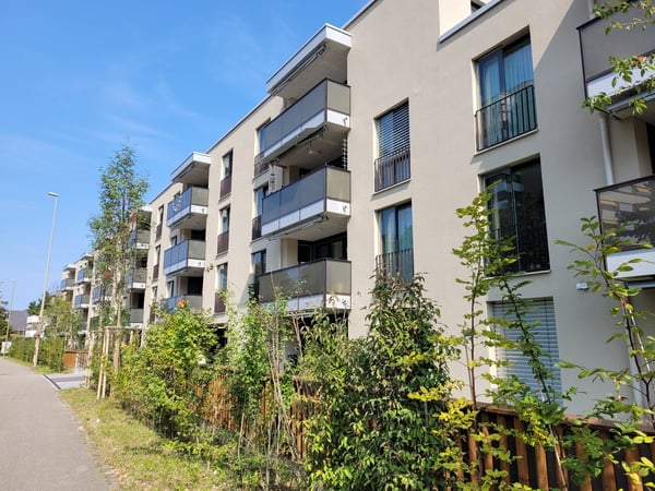 Top moderne 3,5-Zimmer-Whg (1.OG) mit Loggia, Lift + eigenem Waschturm 8