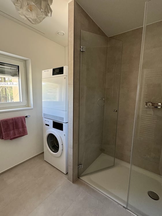 Top moderne 3,5-Zimmer-Whg (1.OG) mit Loggia, Lift + eigenem Waschturm 7