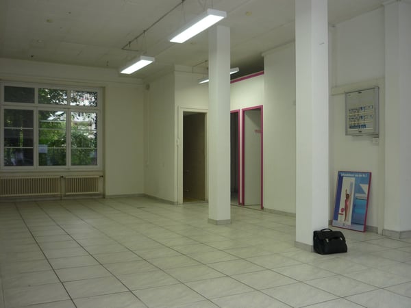 Ladenlokal / Büro mit Schaufenster + Balkon an guter Verkehrslage im Gundeli 7