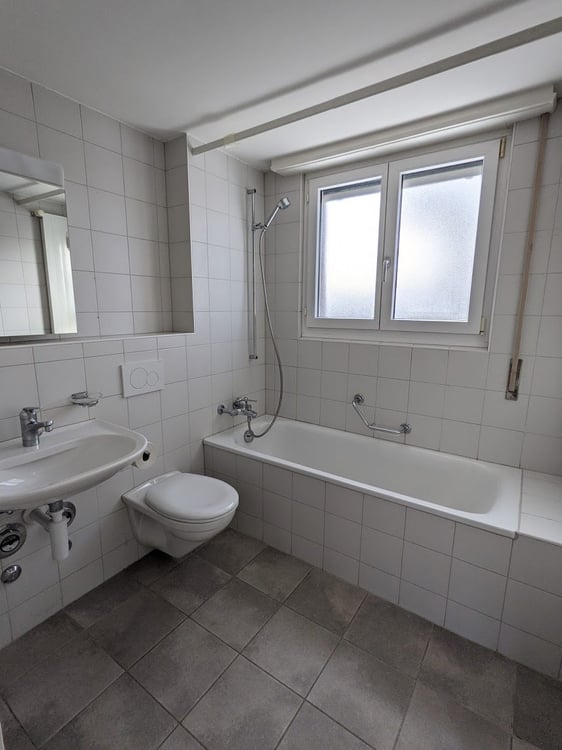 2-Zimmer Dach-Whg an ruhiger Wohnlage im Grünen in Riehen 6