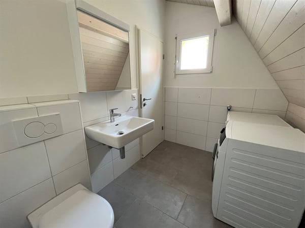 Grosszügige 3,5-Zimmer-Dachwohnung mit Balkon an erhöhter Lage 11