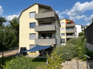 Grosszügige 3,5-Zimmer-Dachwohnung mit Balkon an erhöhter Lage