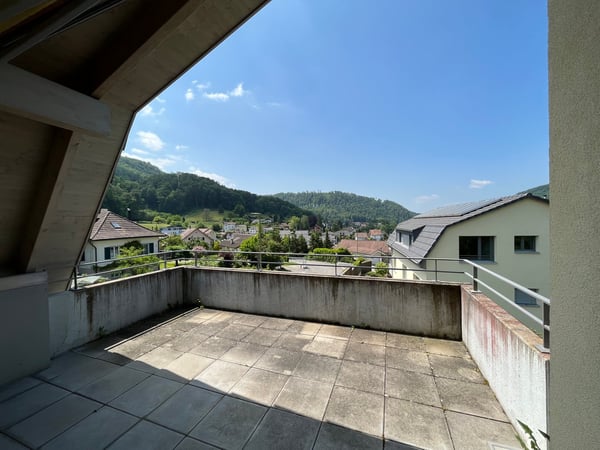 Grosszügige 3,5-Zimmer-Dachwohnung mit Balkon an erhöhter Lage 12