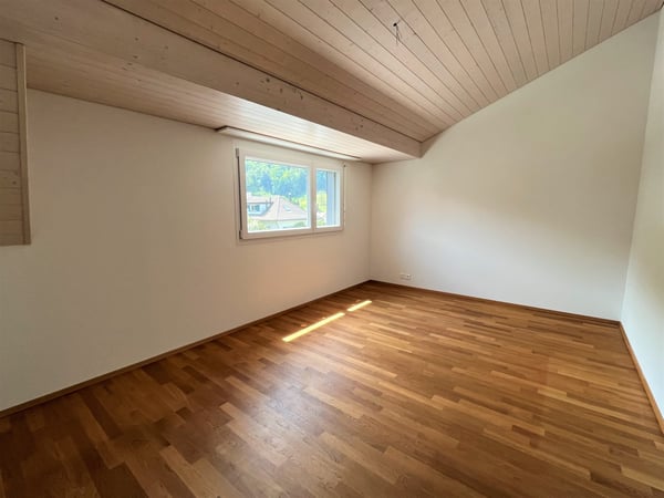 Grosszügige 3,5-Zimmer-Dachwohnung mit Balkon an erhöhter Lage 9