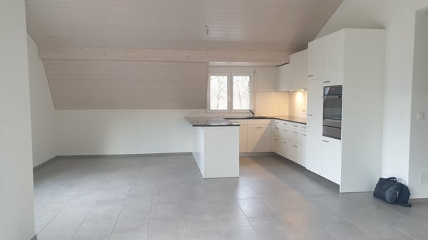 Grosszügige 3,5-Zimmer-Dachwohnung mit Balkon an erhöhter Lage 5
