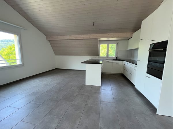 Grosszügige 3,5-Zimmer-Dachwohnung mit Balkon an erhöhter Lage 4