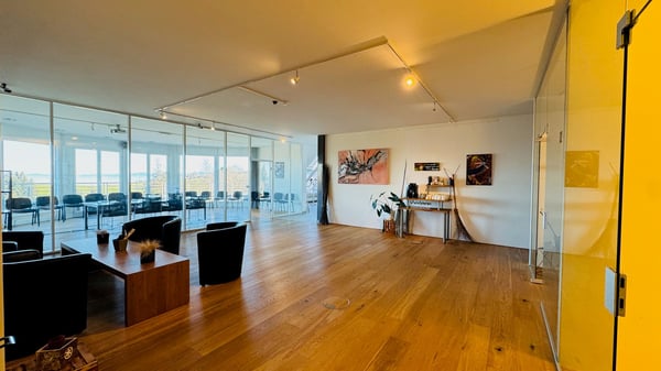 Einzelbüros in Bürogemeinschaft im steuergünstigen Schindellegi 3