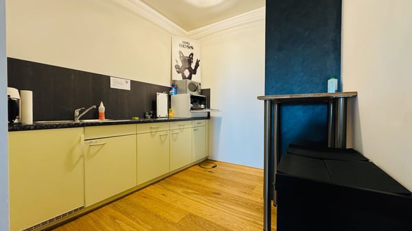 Einzelbüros in Bürogemeinschaft im steuergünstigen Schindellegi 6