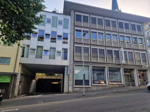 Zentrumsnaher Einstellhallenplatz in Grenchen 1