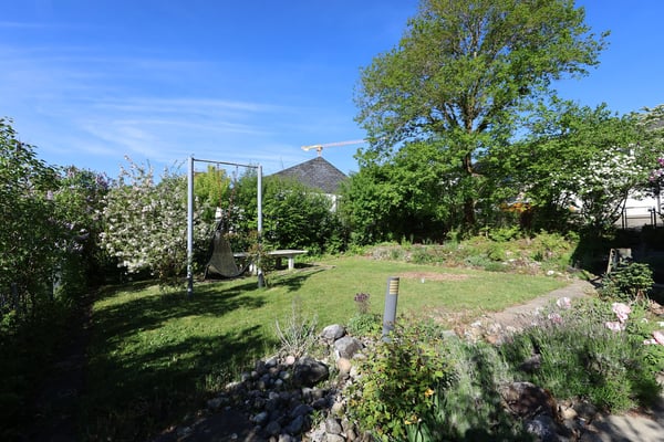 Charmantes Einfamilienhaus mit Pool und grossem Garten in Kyburg-Buchegg 4