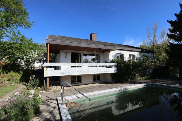 Charmantes Einfamilienhaus mit Pool und grossem Garten in Kyburg-Buchegg 2