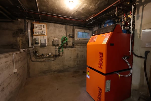 Charmantes Einfamilienhaus mit Pool und grossem Garten in Kyburg-Buchegg 17