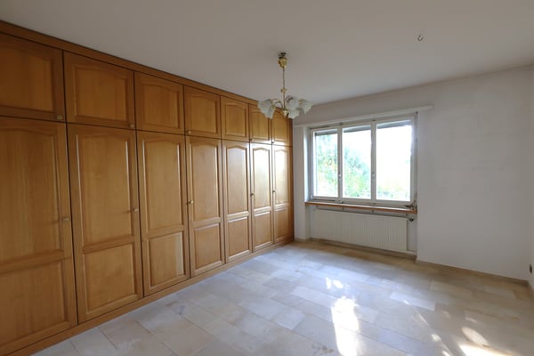 Charmantes Einfamilienhaus mit Pool und grossem Garten in Kyburg-Buchegg 12