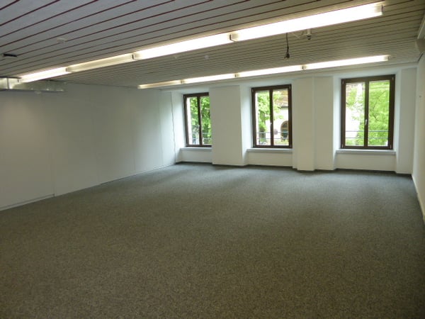 Multifunktionale und hochwertig ausgebaute Büro- / Schulungsräume 5