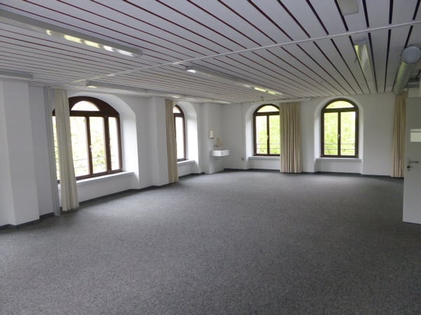 Multifunktionale und hochwertig ausgebaute Büro- / Schulungsräume 3