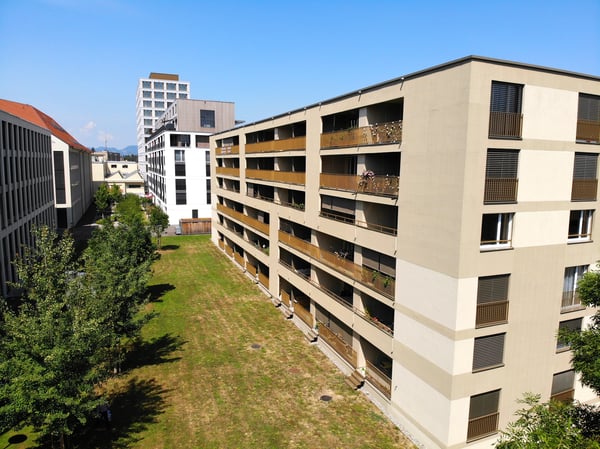 Neuwertige 1.5 Zimmerwohnung mit Sicht aufs Schloss Lenzburg 1