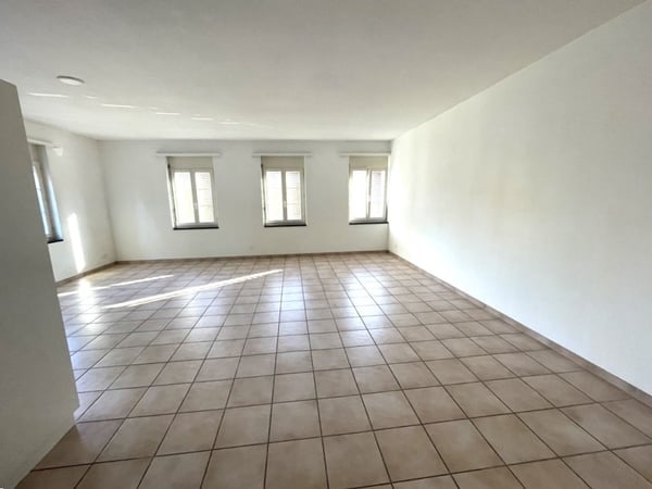 Grosszügige EG Wohnung im steuergünstigen Staufen 2