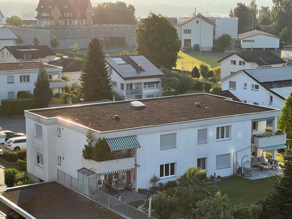 Lagerraum mit Fenster und WC 1