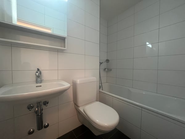 Schöne lichtdurchflutete 2-Zimmerwohnung im 2. Obergeschoss 3
