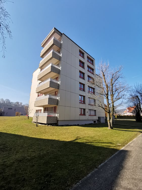 Schöne lichtdurchflutete 2-Zimmerwohnung im 2. Obergeschoss 1