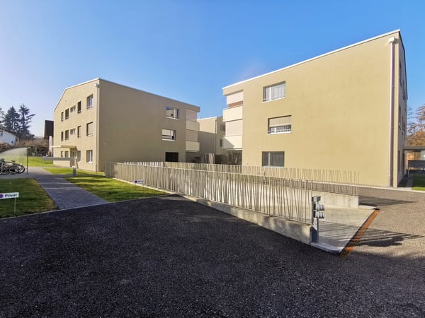 Moderne 4.5-Zi-Wohnung an ruhiger Lage in Seon 1