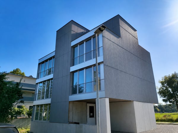 Moderne 2.5 Zimmerwohnung an bester Lage im Schachen 1