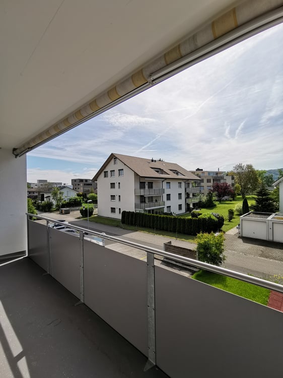 TOP PREIS- / LEISTUNGSVERHÄLTNIS - FRISCH RENOVIERTE 4 ZIMMERWOHNUNG 5