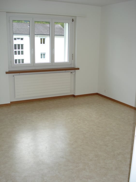 4-Zimmerwohnung mit moderner Küche und grosszügigem Balkon 4