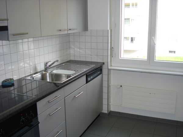 4-Zimmerwohnung mit moderner Küche und grosszügigem Balkon 2