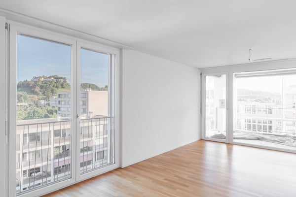 An Toplage moderne 2.5 Zimmerwohnung 4