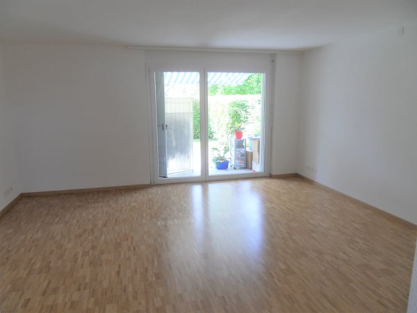 Helle Single-Wohnung mit Gartensitzplatz 3