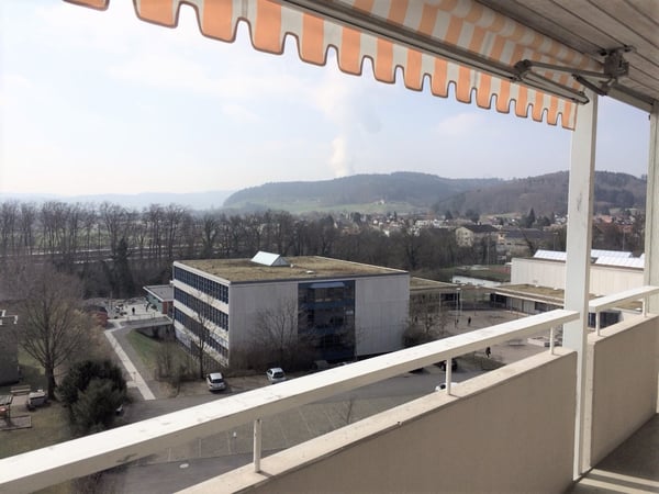 Wunderschöne 3.5-Zimmerwohnung im 6. OG mit top Aussicht 1