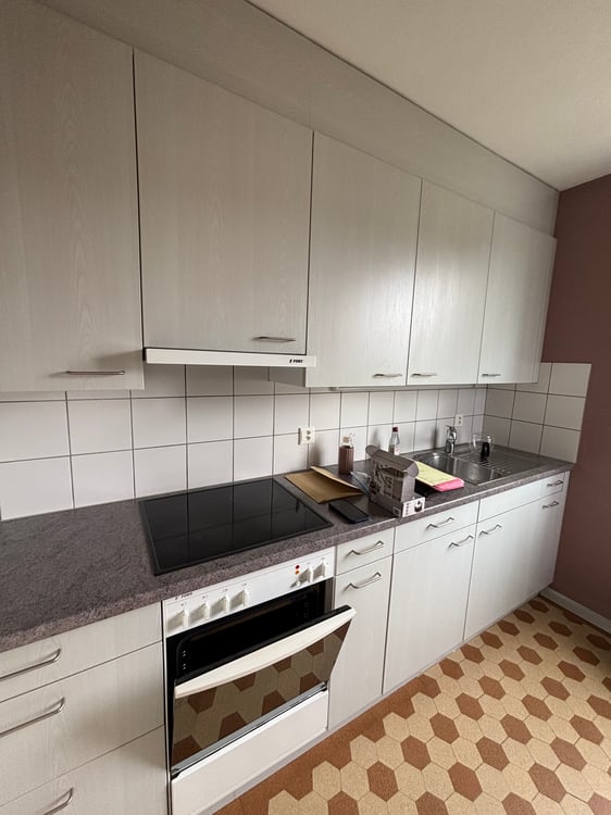 Einzigartige 3-Zimmer Altbauwohnung 2