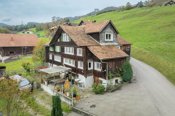 Heimelig wohnen mit traumhafter Aussicht 4