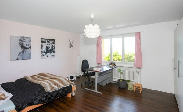 Einfamilienhaus mit Einliegerwohnung am Rebberg 10