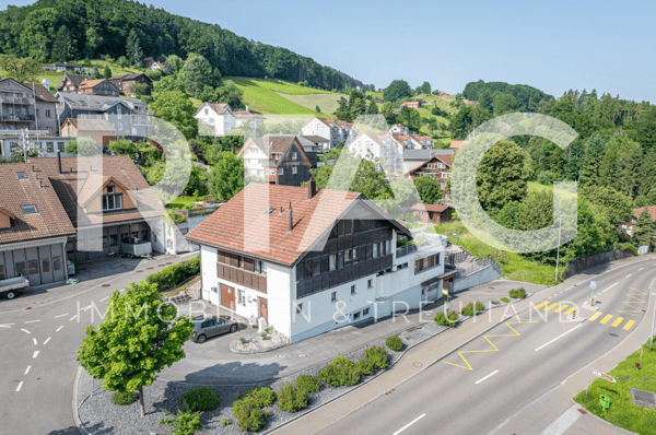 Wohn- und Geschäftshaus 1